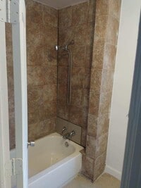 2044 Hollins St photo'