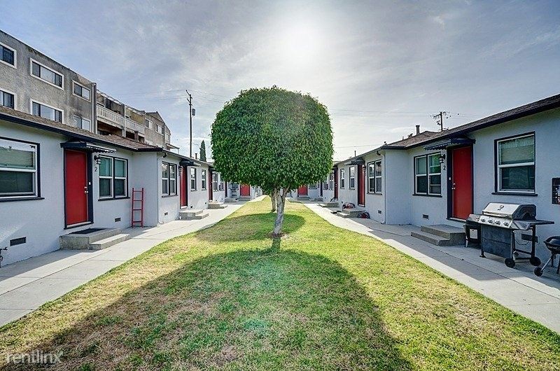 1749 Cedar Ave in Long Beach, CA - Foto de edificio
