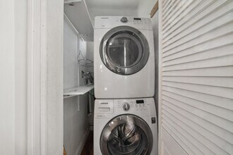 18 W 40th St in Bayonne, NJ - Building Photo - Building Photo