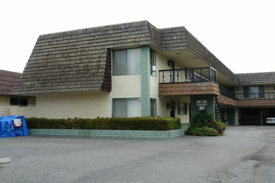 1123 Los Palos Dr in Salinas, CA - Building Photo
