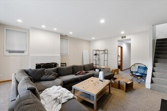 2338 N Greenview Ave, Unit 1 in Chicago, IL - Building Photo - Building Photo