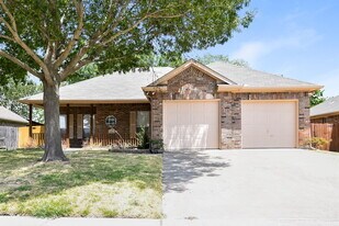 116 Stanford St in Forney, TX - Building Photo