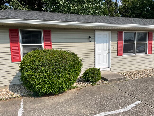 1337 S Hickory Grove Ln, Unit 1337
