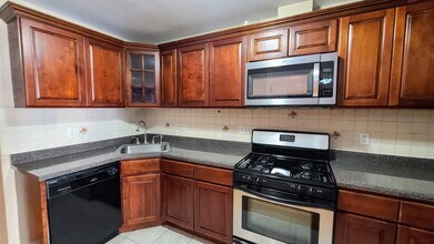 55 Grace St, Unit 1 in Jersey City, NJ - Building Photo - Building Photo