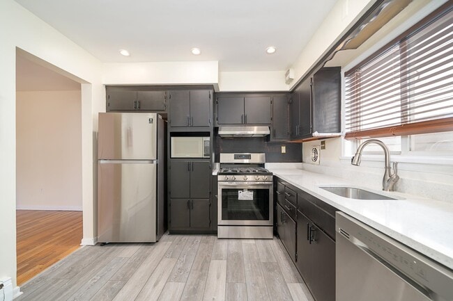 121 Ogden Ave. in Jersey City, NJ - Building Photo - Building Photo