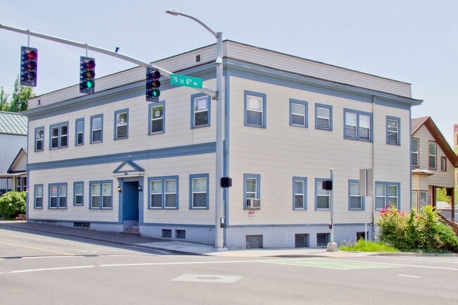 property at 608 SE Tacoma St