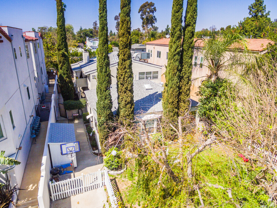 4557 Colfax Ave in North Hollywood, CA - Building Photo