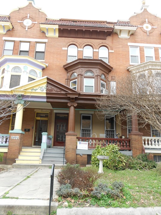 2814 St Paul St in Baltimore, MD - Building Photo