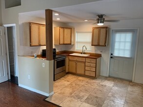 2132 Roselawn St in Sarasota, FL - Building Photo - Building Photo