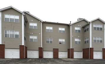 Delaware Crossing Apartments in Independence, KY - Foto de edificio - Building Photo