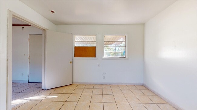 property at 3826 Landa Ln