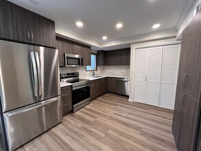 6241 Holly Springs Ct in Citrus Heights, CA - Building Photo - Building Photo