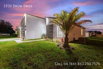 1930 Drum Dr in Poinciana, FL - Foto de edificio - Building Photo