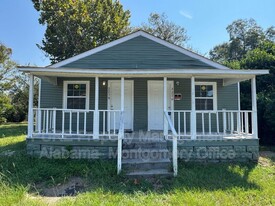 2276 Lower Wetumpka Rd in Montgomery, AL - Building Photo