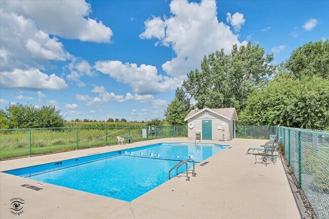 608 Huntington Ct in Bourbonnais, IL - Building Photo - Building Photo