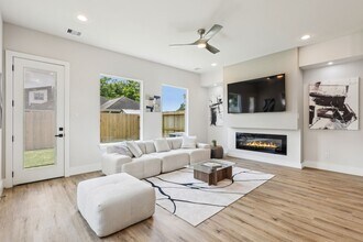 3720 Nathaniel Brown St in Houston, TX - Building Photo - Building Photo