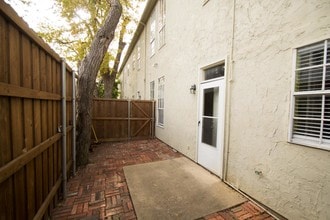 1818 N Fitzhugh Ave, Unit 4 in Dallas, TX - Foto de edificio - Building Photo