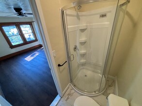 526 W 49th St in Los Angeles, CA - Foto de edificio - Building Photo