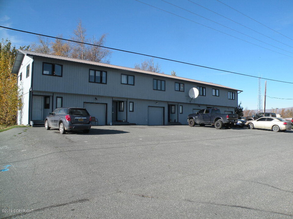 900 S Enterprise Dr in Wasilla, AK - Building Photo