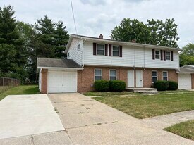 4554 Baylor Ct in Saginaw, MI - Building Photo