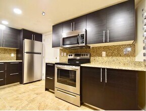 73 Thatcher St in Brookline, MA - Building Photo - Building Photo