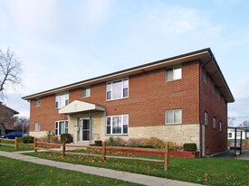 3214 W Fardale Ave Apartments