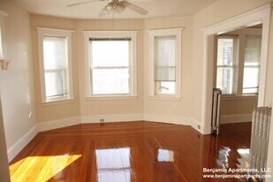 29 Justin Rd, Unit 1 in Boston, MA - Building Photo