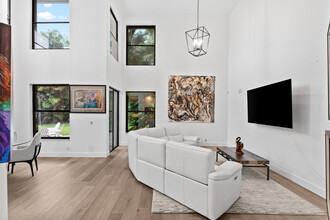 2493 NW 64th St in Boca Raton, FL - Building Photo - Building Photo
