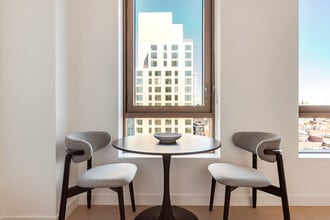 482 Kent Ave in Brooklyn, NY - Foto de edificio - Building Photo