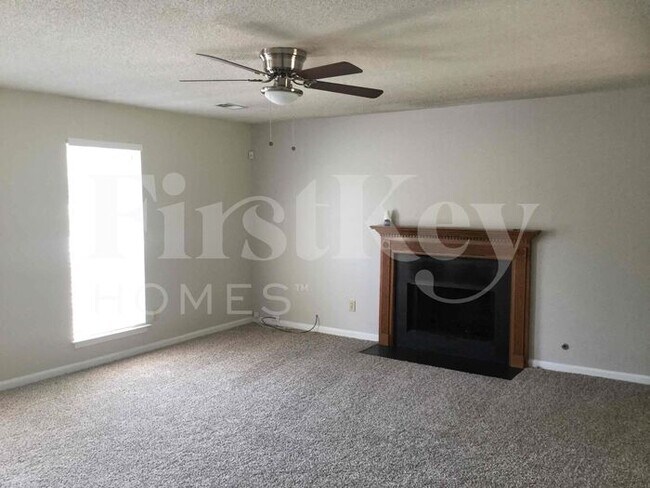 property at 1040 Redan Trce