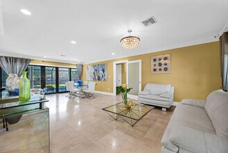 836 Orchid Dr in Plantation, FL - Building Photo - Building Photo