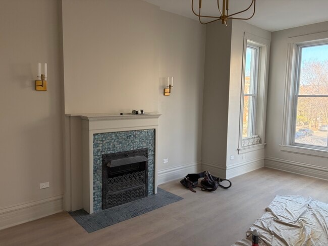 3656 N Fremont St, Unit 2F in Chicago, IL - Building Photo - Building Photo