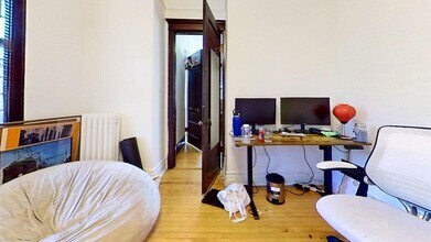 1017 W School St in Chicago, IL - Building Photo - Building Photo