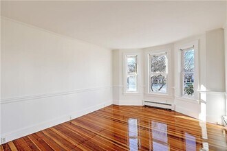 292 Pleasant St in East Providence, RI - Building Photo - Building Photo