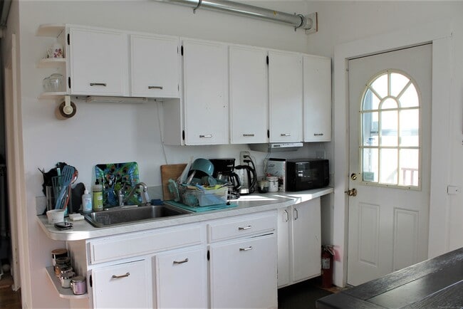 45 W Main St in Groton, CT - Building Photo - Building Photo