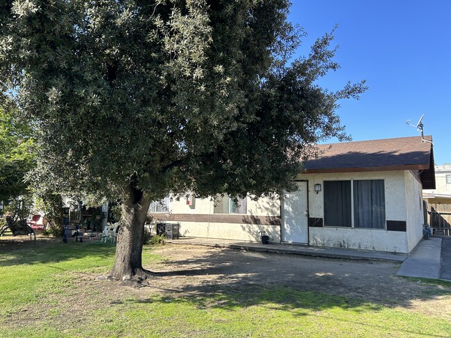 501 McCord in Bakersfield, CA - Building Photo - Building Photo