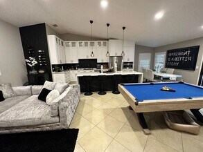 8127 Lesia Cir in Orlando, FL - Building Photo - Building Photo