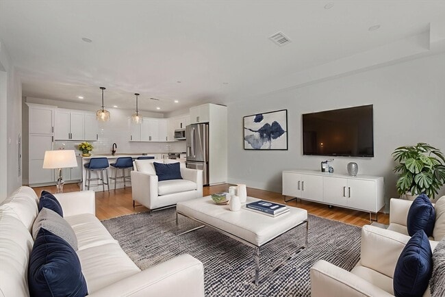 property at 62 Foundry St