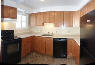 252 West St in Amherst, MA - Building Photo - Building Photo