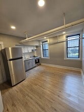 The Twin Oaks in East Orange, NJ - Building Photo - Interior Photo
