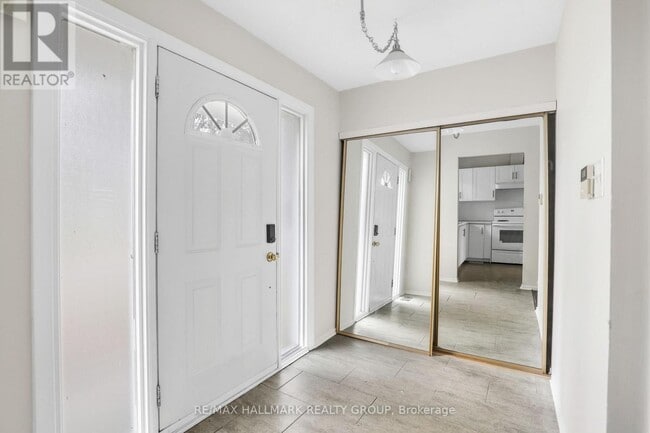 920 Dynes Rd in Ottawa, ON - Building Photo - Building Photo