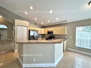 13352 NW 11th St in Pembroke Pines, FL - Building Photo - Building Photo