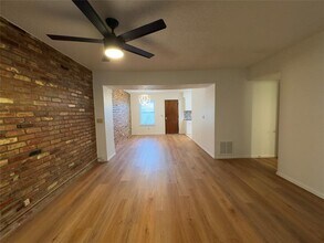 3325 Brookhollow Ct in Oklahoma City, OK - Building Photo - Building Photo