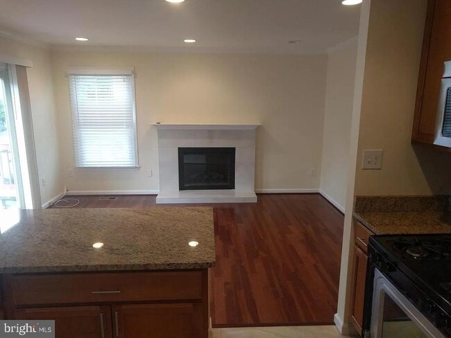 7108 Pleasant Point Ct in Alexandria, VA - Building Photo - Building Photo