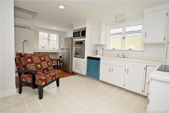 132 Water St in Stonington, CT - Building Photo - Building Photo