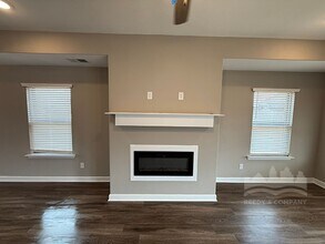 574 Tucker View Dr in Cordova, TN - Foto de edificio - Building Photo