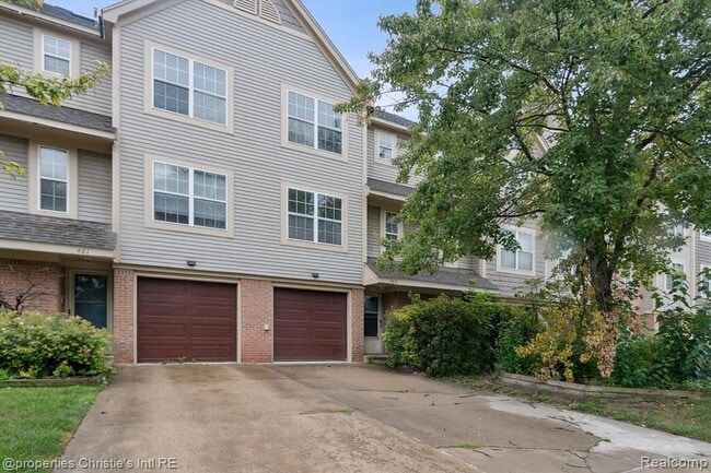 483 W Lincoln Ave