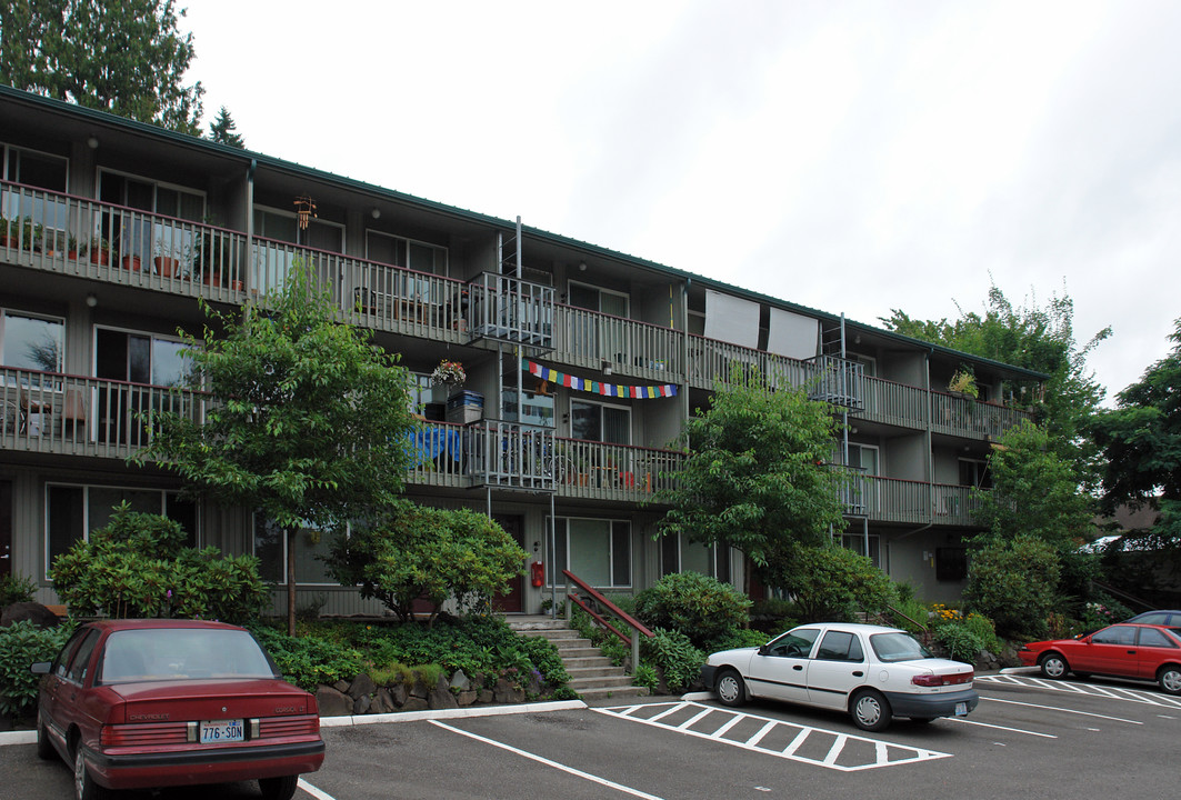 Bayview Apartments in Olympia, WA - Building Photo