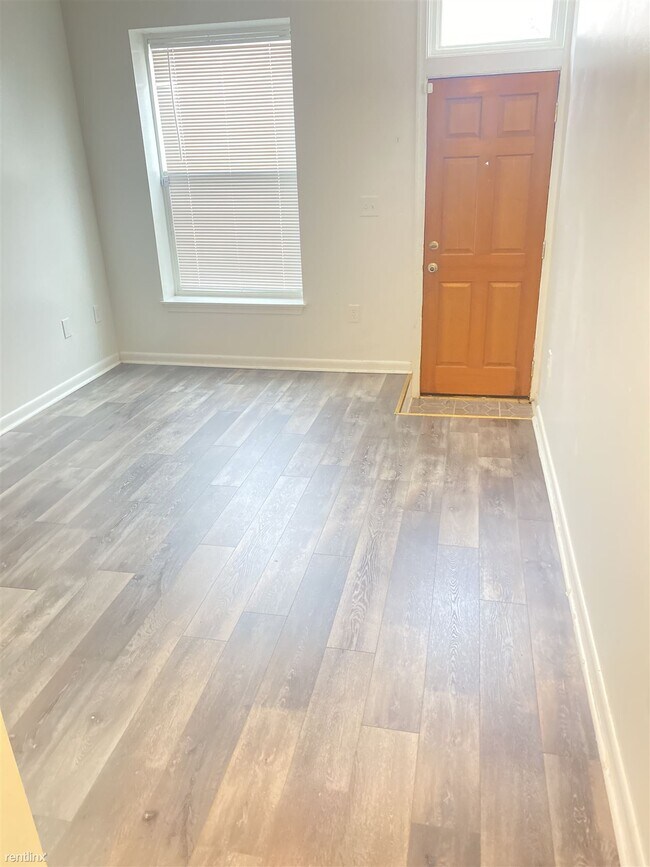 2416 Jefferson St photo'