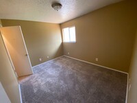 1102 Royal Crest Dr in Killeen, TX - Building Photo - Building Photo